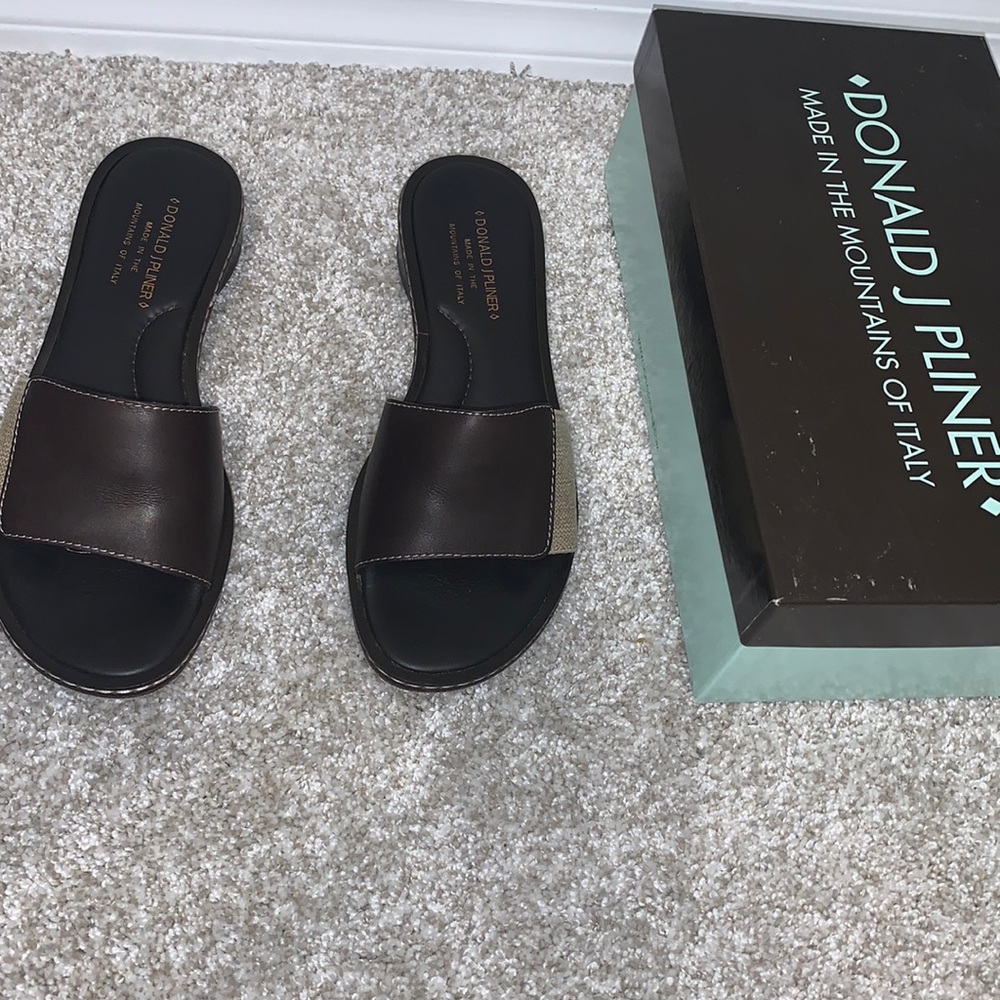 Donald J Pliner Farah Expresso Vachetta Slides!